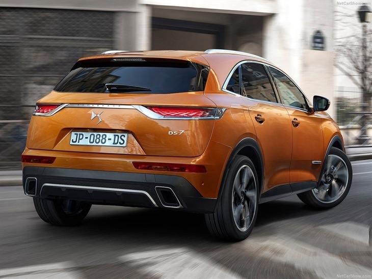 DS DS7 1.6 E-TENSE Performance Line EAT8