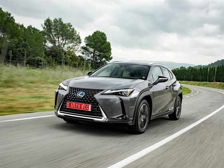 Lexus UX 250h E4 2.0 CVT (Premium Plus/Sunroof)
