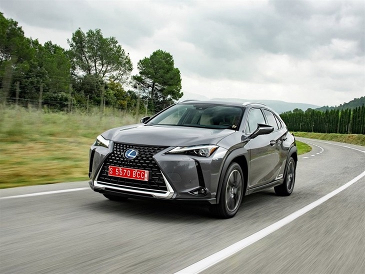 Lexus UX 250h E4 2.0 F-Sport CVT (Premium Plus/Sunroof)