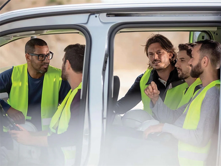 Peugeot e-Partner Crew Long 700 100kW 50kWh Professional Prem + Auto