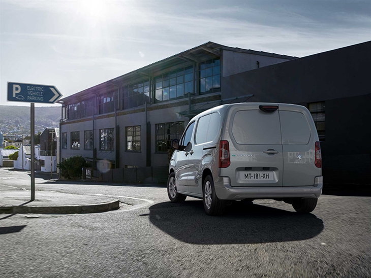 Peugeot e-Partner Crew Long 700 100kW 50kWh Professional Prem + Auto