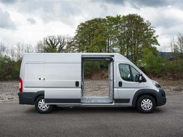 Fiat Ducato 33 MWB 2.2 Multijet High Roof 120