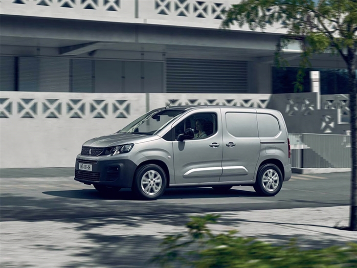 Peugeot e-Partner Crew Long 700 100kW 50kWh Professional Prem + Auto