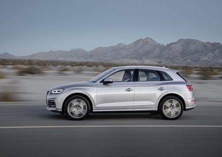The new Audi Q5 side view