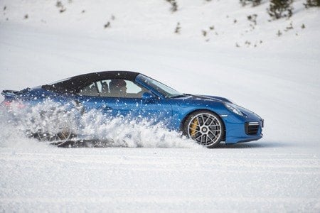 Matt Le Blanc races a Lamborghini Huracan in Nevade