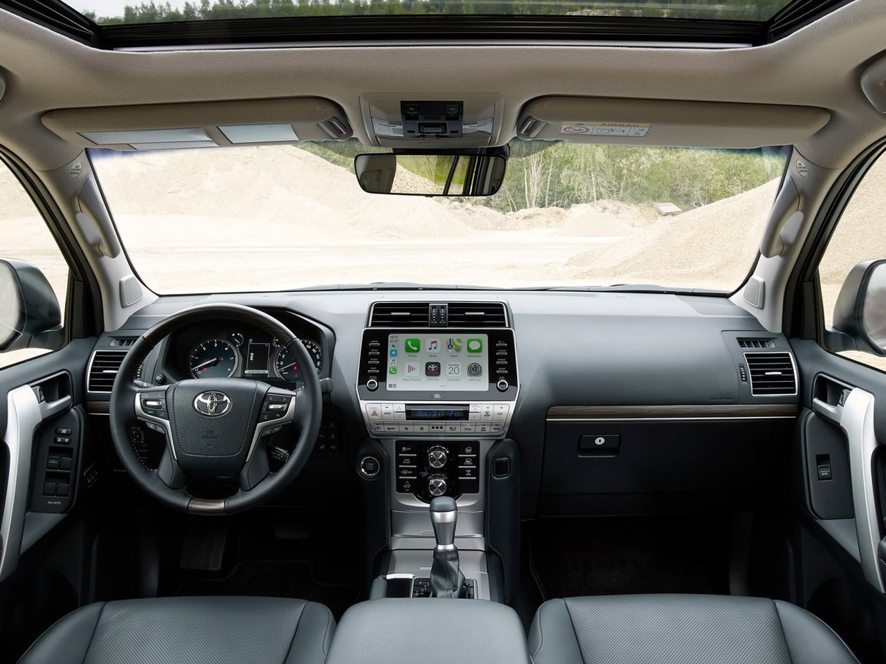 Toyota Land Cruiser SW Interior