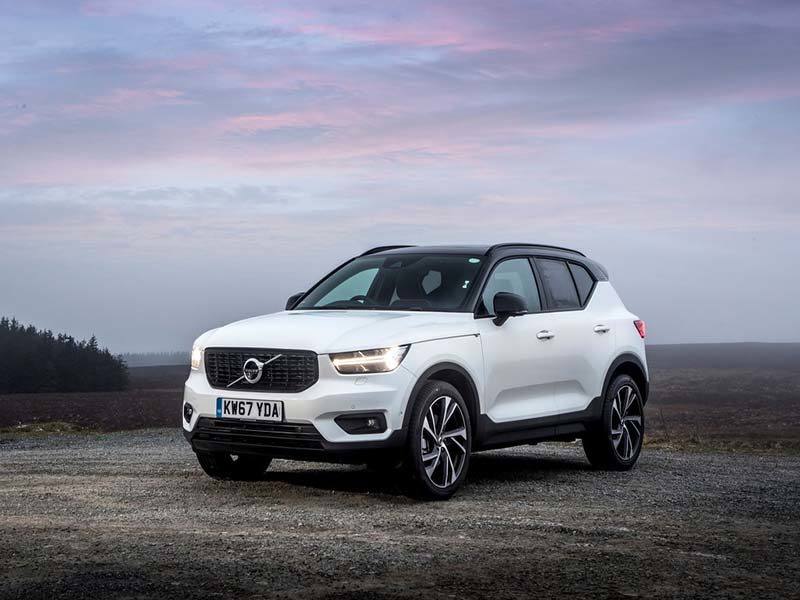 Volvo XC40 in the countryside at sunset