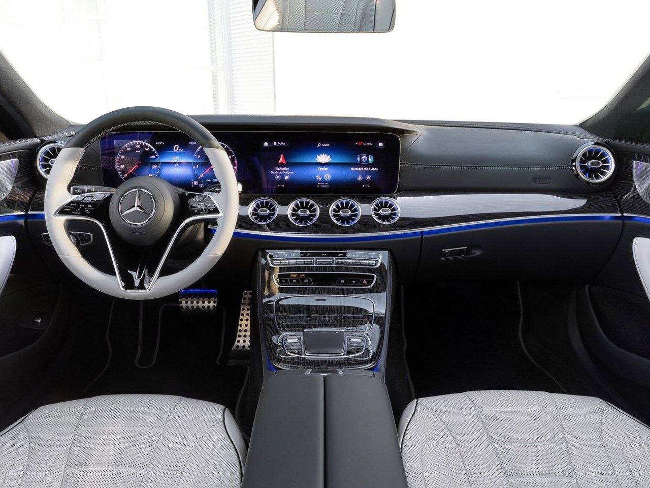 Mercedes-Benz CLS Coupe Interior