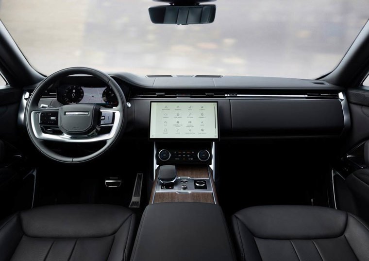 Range Rover dashboard and steering wheel
