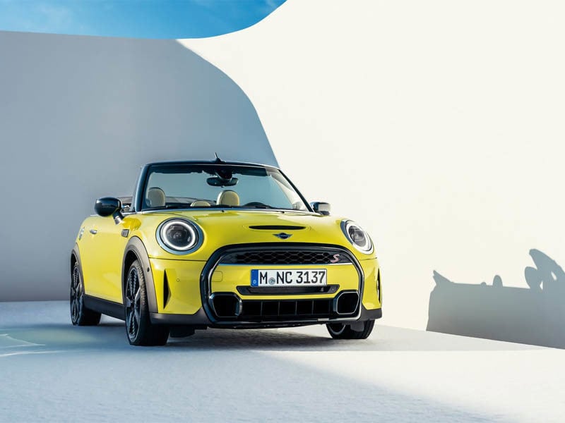 Mini Convertible in yellow