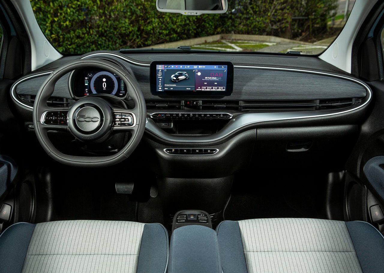 Fiat 500 Hatchback interior