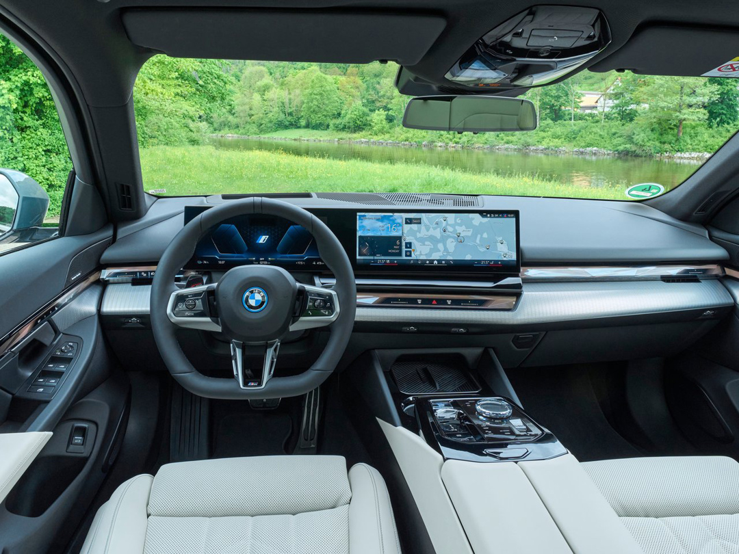 BMW i5 Touring Interior