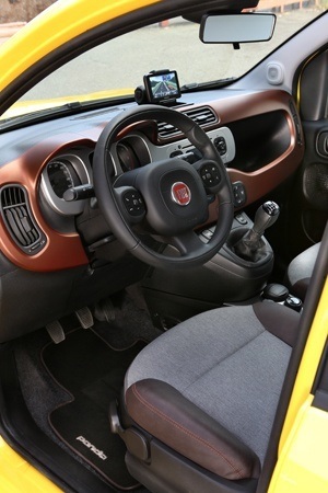 The Terrain Control in the new FIAT Panda Cross can help whatever the floor problems
