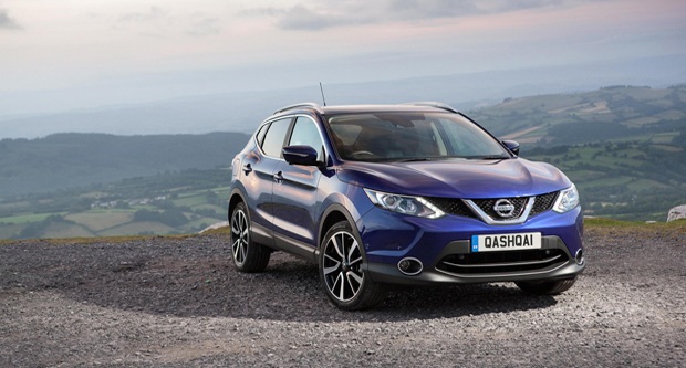 A Blue Nissan Qashqai on a Cliff