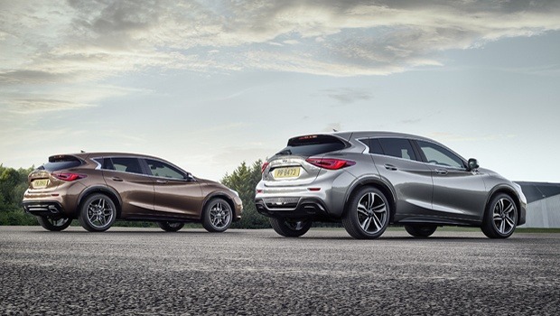The back off Silver and Brown infiniti Q30 models