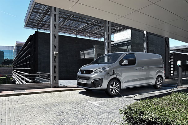 Peugeot Expert Electric charging