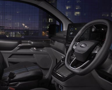 Ford Transit Custom Double Cab steering wheel and dashboard