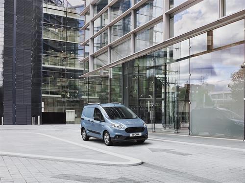 Ford Transit Courier exterior