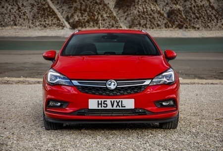 New Astra Sports Tourer front view