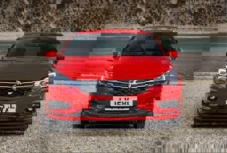 New Astra Sports Tourer front view